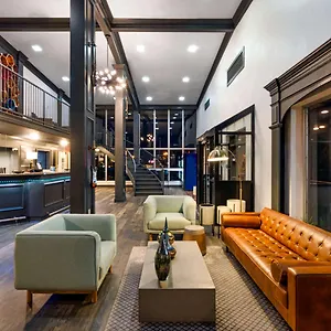 Hotel Hillside Crossing